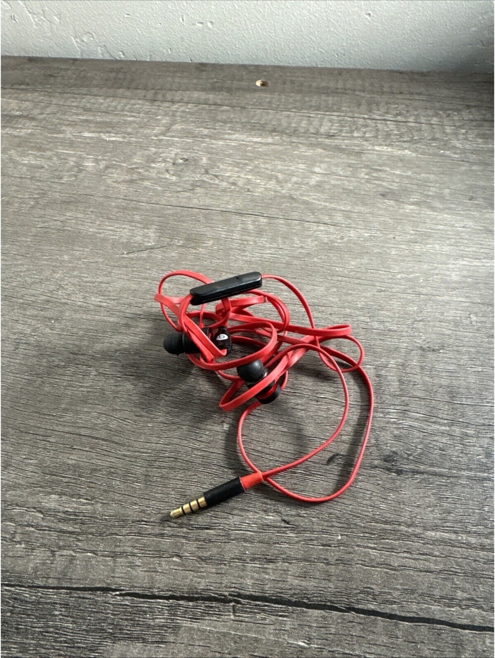 Beats by Dr. Dre urBeats 3.5mm In-Ear Headphones Black Earphones Red